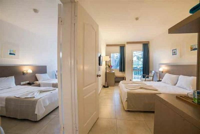 Отель Seaside Beach Club 3*