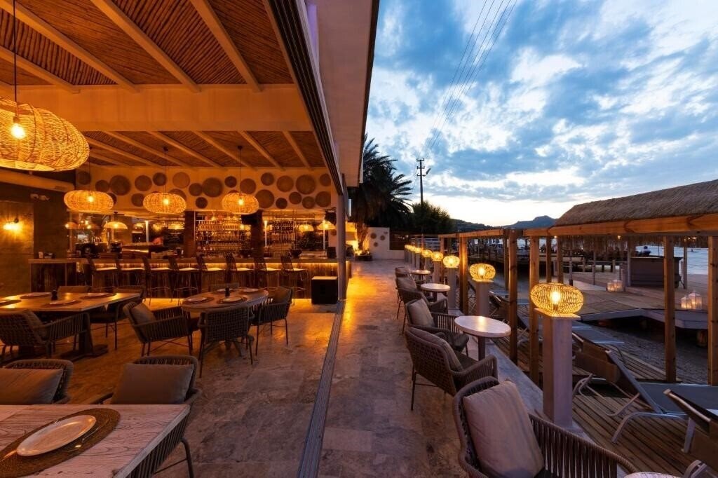Готель Babana Hotel 2*