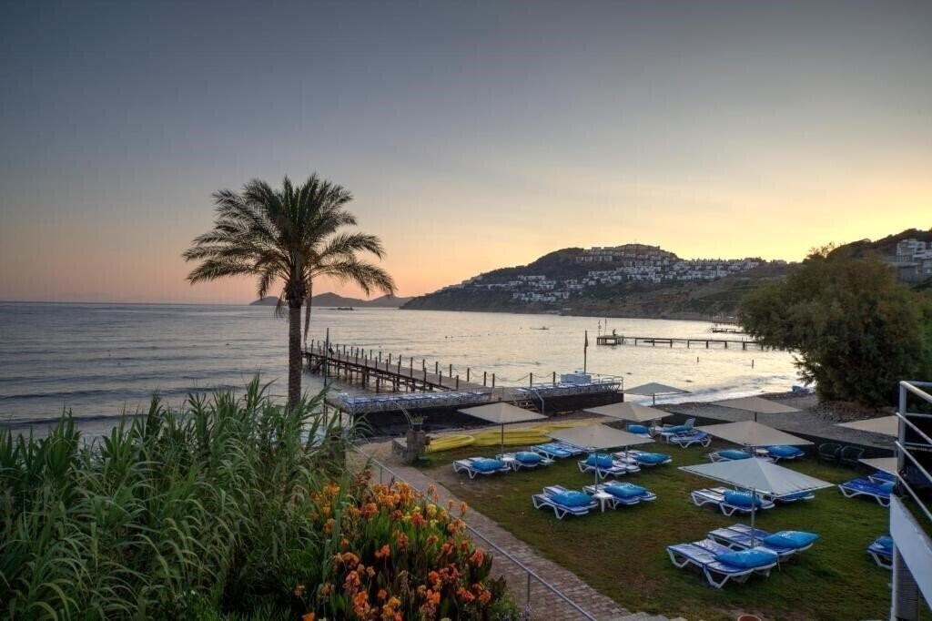 Картинка Crystal Hotel Gumusluk 4*