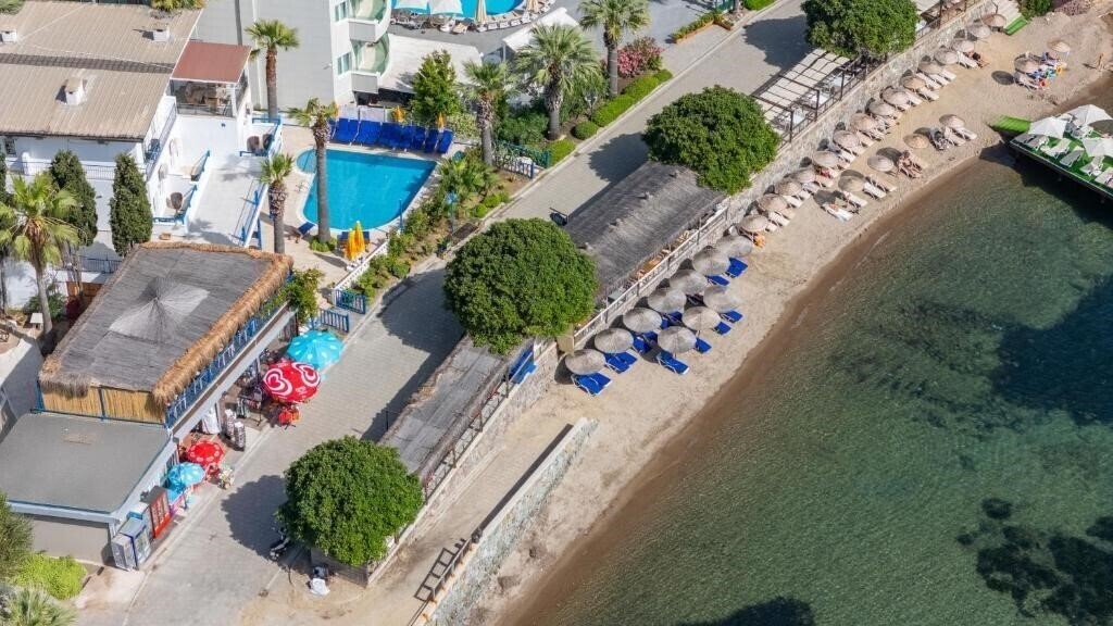 Отель Maxsea Beach Hotel 3*