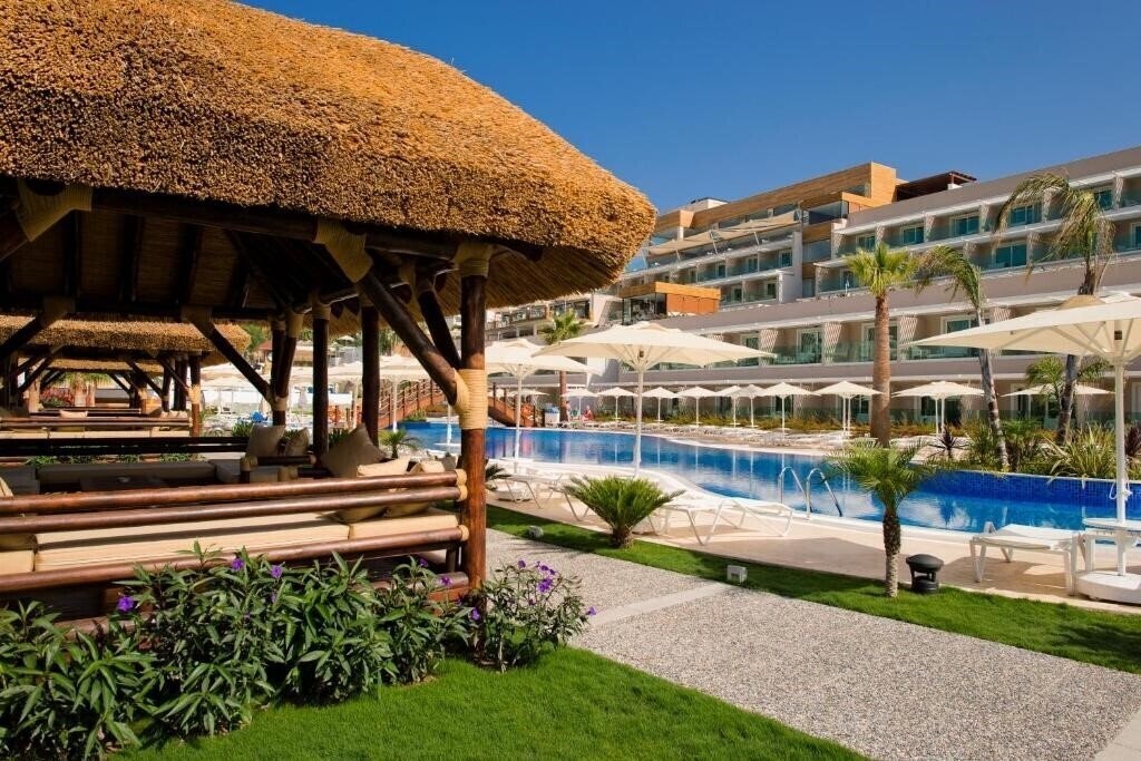 Готель Sentido Bellazure (ex. Bellazure Hotel, Club Mavi Hotel & Suites) 4*
