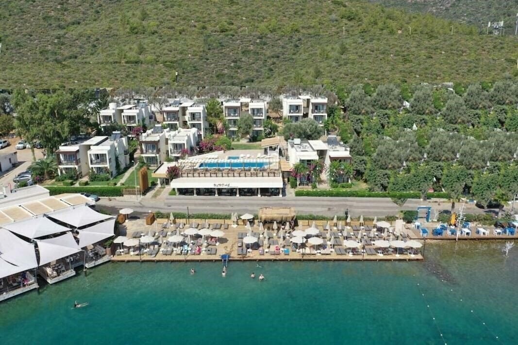 Фото Mi Casa Beach Hotel  Boutique 4*