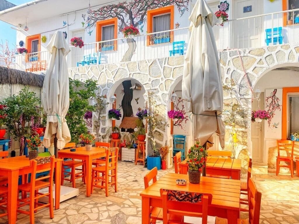 Фотография Bodrum Sade Butik Pansiyon (ex. Bodrum Sade Pension, Sade Butik Otel, Sade Boutique Hotel) 3*