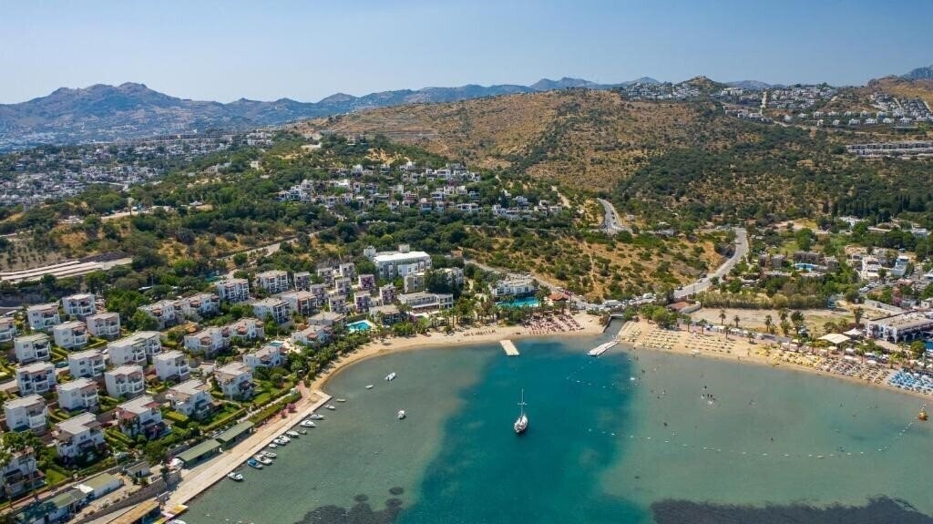 Картинка Mira Beach Resort Bodrum 4*