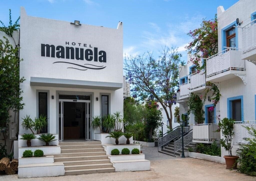 Готель Manuela Hotel 3*