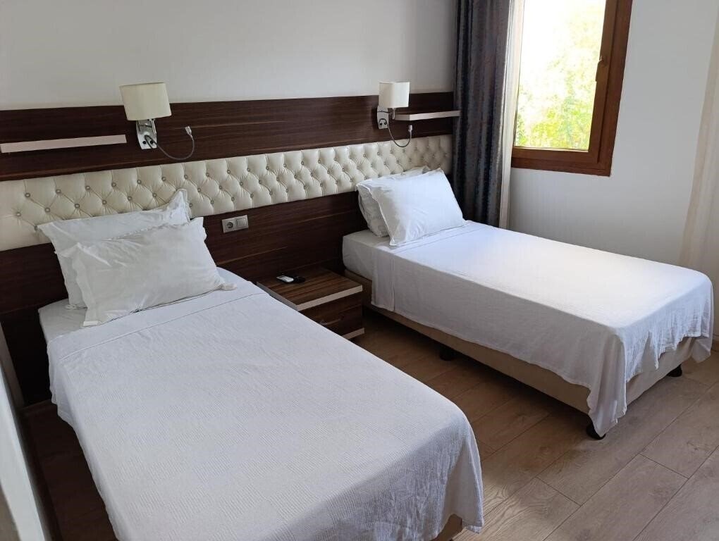 Фото Manuela Hotel 3*