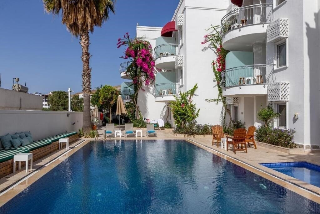 Фото La Brezza Suite & Hotel 3*