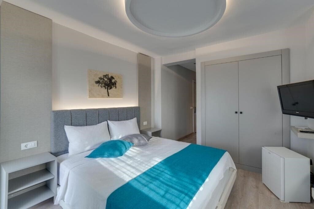 Фотография La Brezza Suite & Hotel 3*