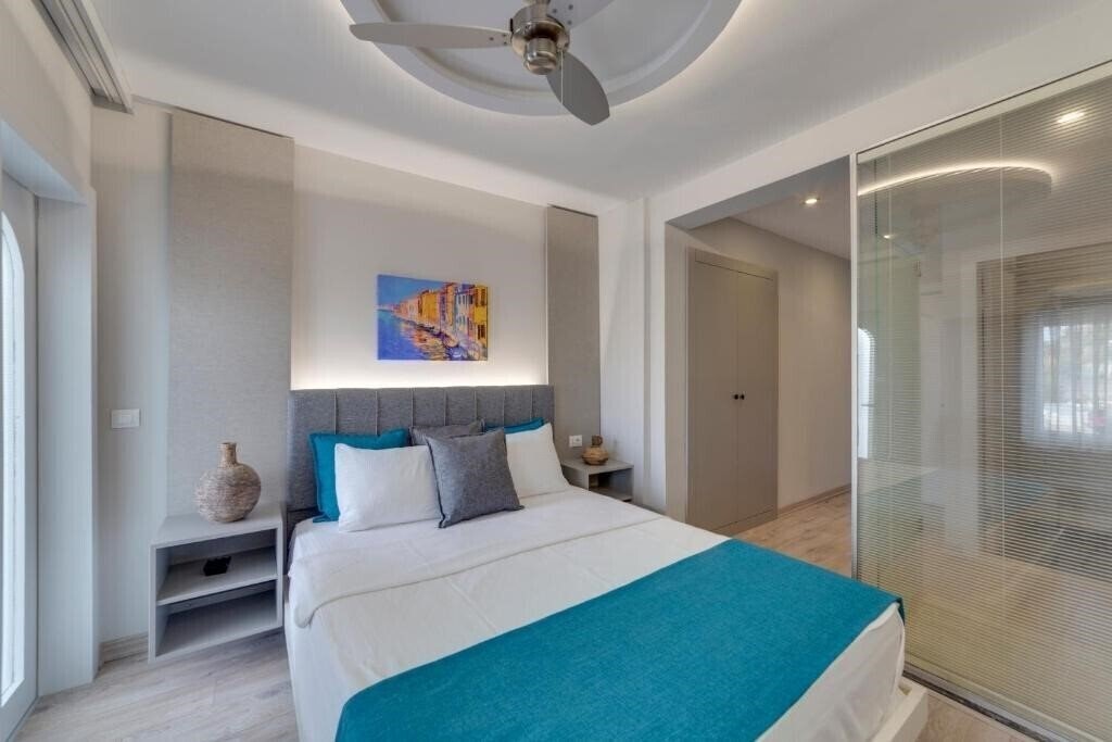 Изображение La Brezza Suite & Hotel 3*