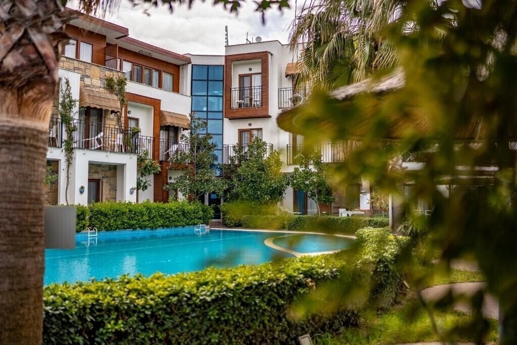 Отель Liona Hotel 3*