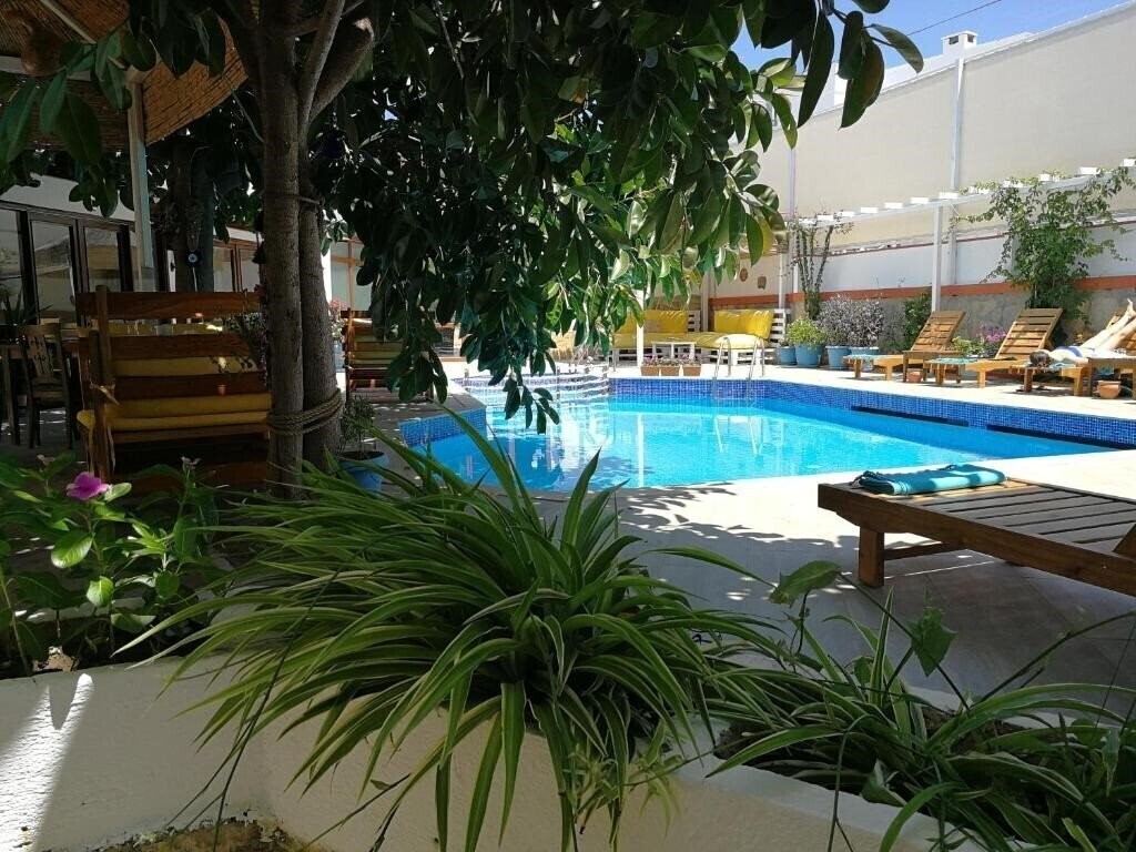 Готель Oya Boutique Hotel & Suites 3*