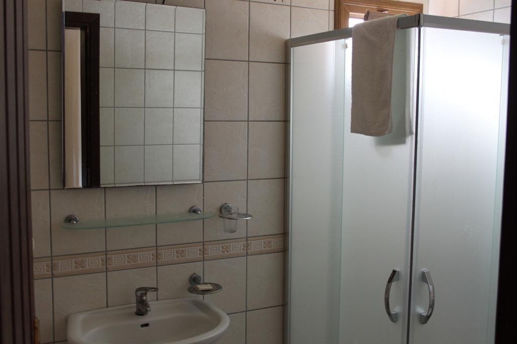 Фото Ozukara Apartments I & Ii 3*