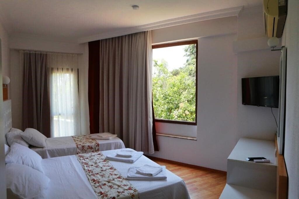 Фото Ugur Apart Otel 3*