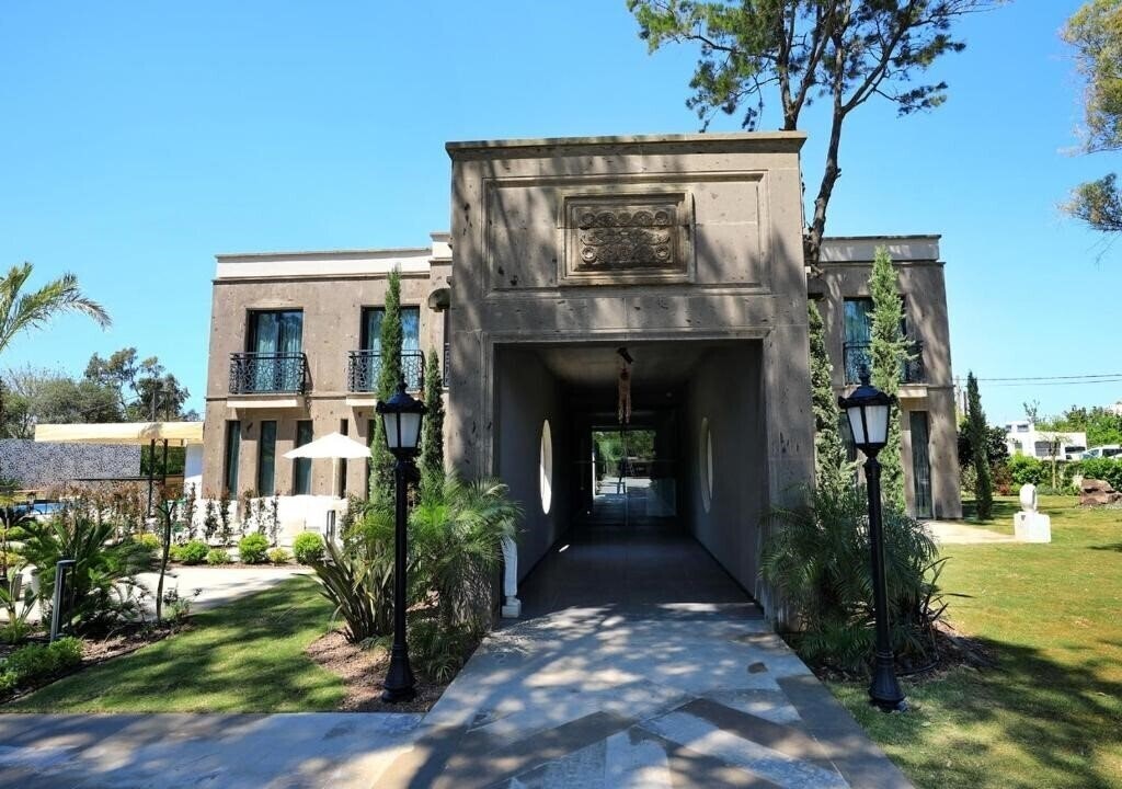 Фото Sandora Boutiuqe Hotel 4*