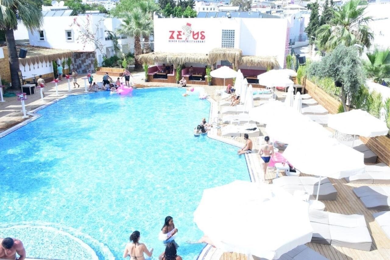 Фото SunBeach Resort Hotel 3*