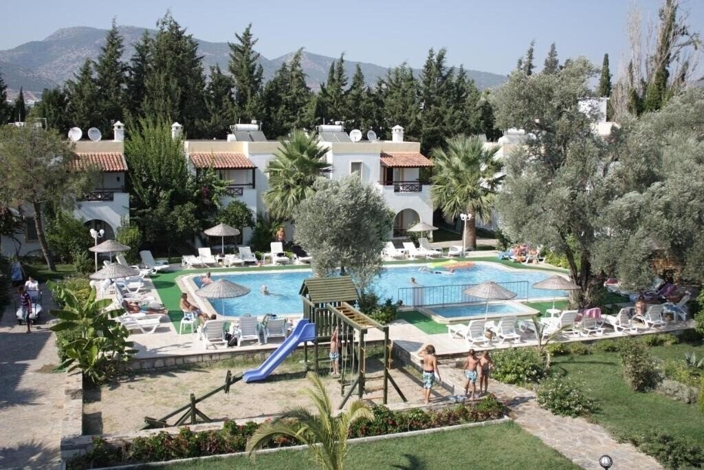 Отель Toloman Bitez Park Apartments 3*