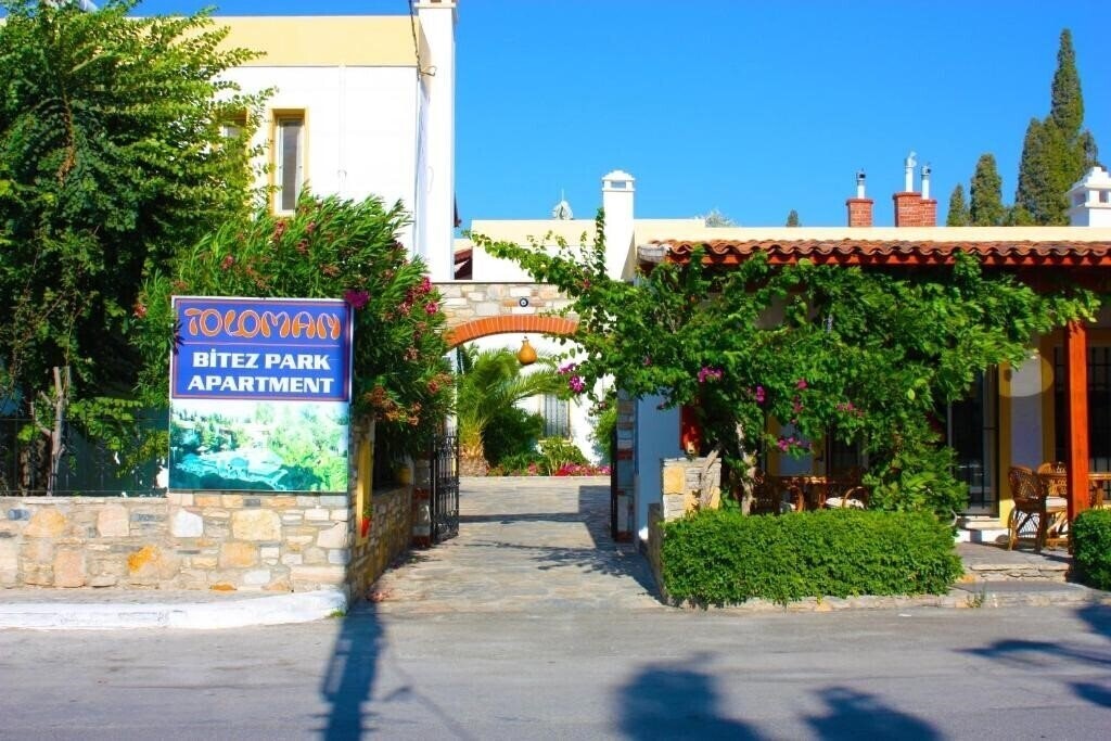 Изображение Toloman Hotel & Apartments 3*