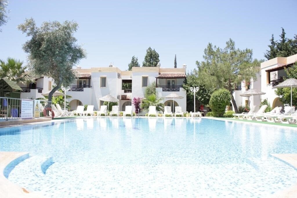 Картинка Toloman Hotel & Apartments 3*