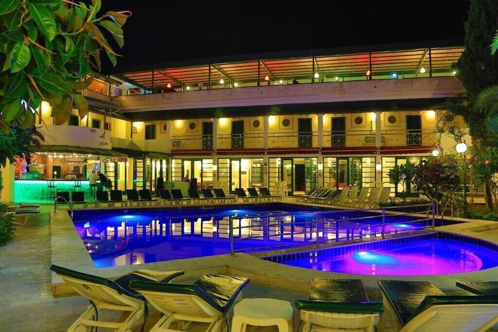 Отель Hotel Bleu Nuit All Inclusive (ex. Hotel Blue Nuit, Bodrum Skylife Hotel, Skylife Star, Sky Star) 4*