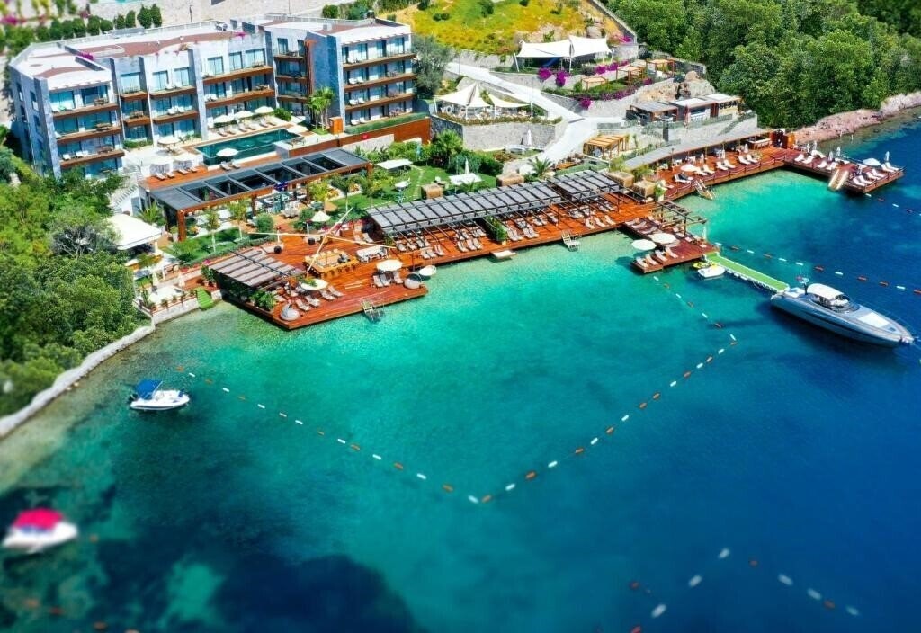Готель Mare Deluxe Residence & Villas 4*