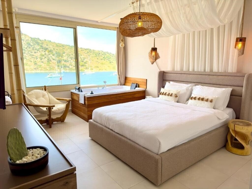 Фото Liman Hotel Gumusluk 3*