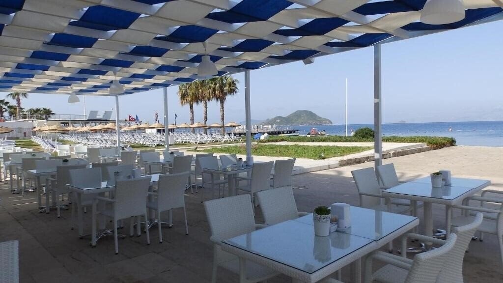 Картинка Regulus Beach Resort 4*