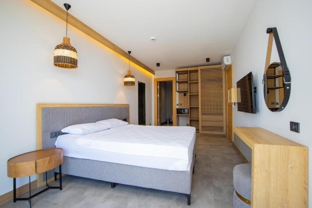 Отель Asterina Hotel 4*