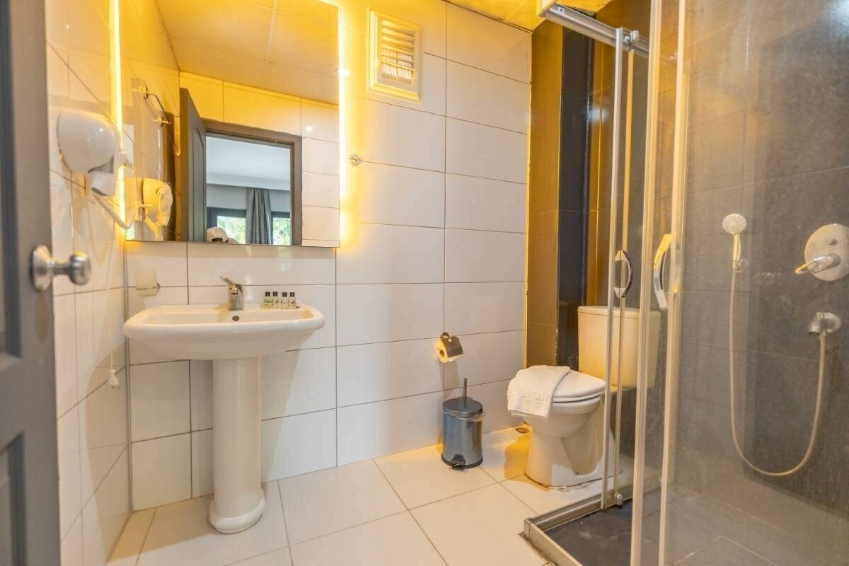 Фото Ladonia Hotels Leo Beach Resort 3*