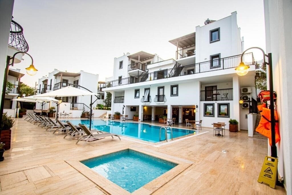 Готель Modern Life Hotel Bodrum 3*