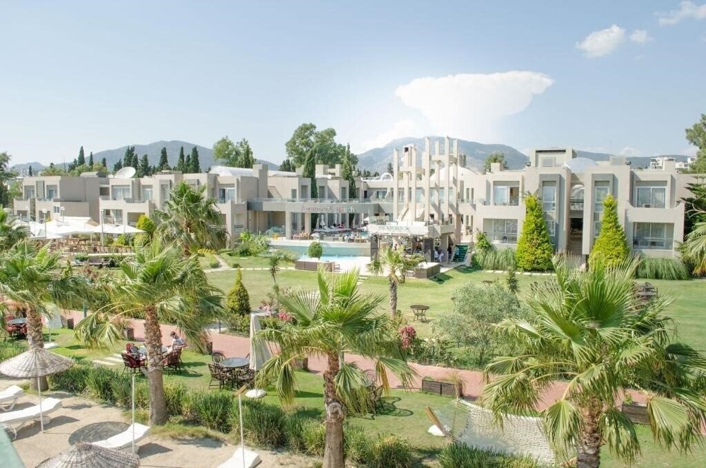 Готель Ambrosia Hotel 4*