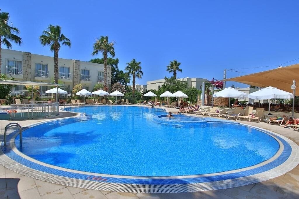 Отель Mandarin Resort Bodrum 5*
