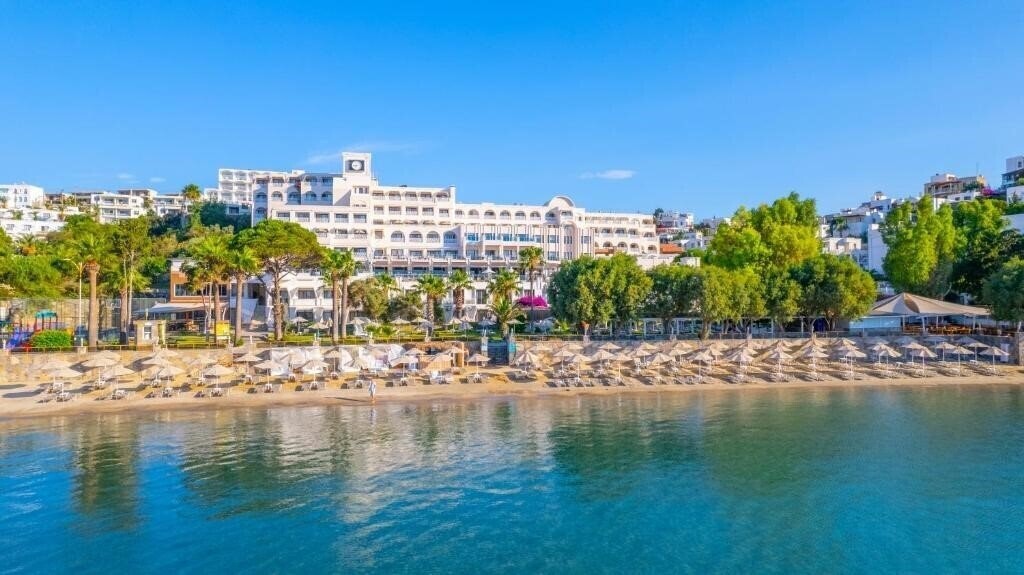 Готель Azka Hotel 5*