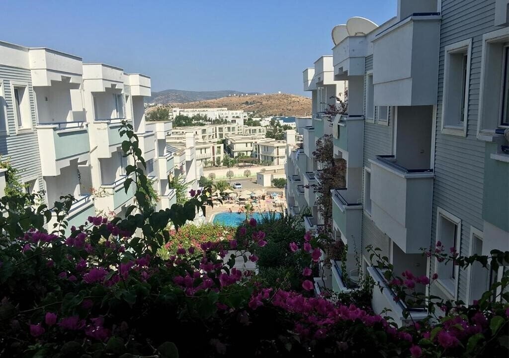 Фотографія Sunpoint Suites Hotel 3*