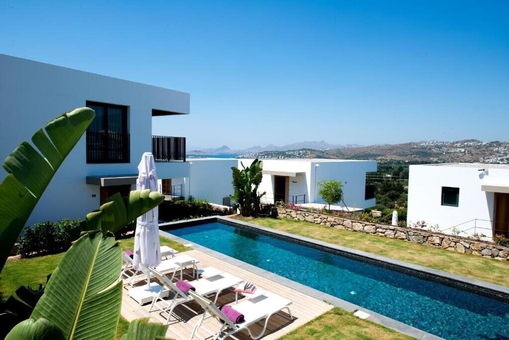 Фото Ramada Resort Bodrum 4*