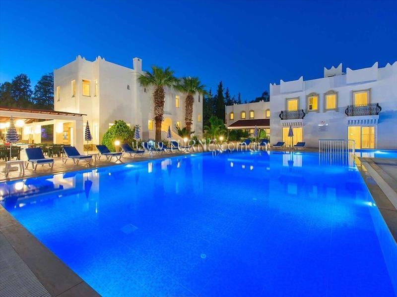 Готель Kassandra Hotel 3*