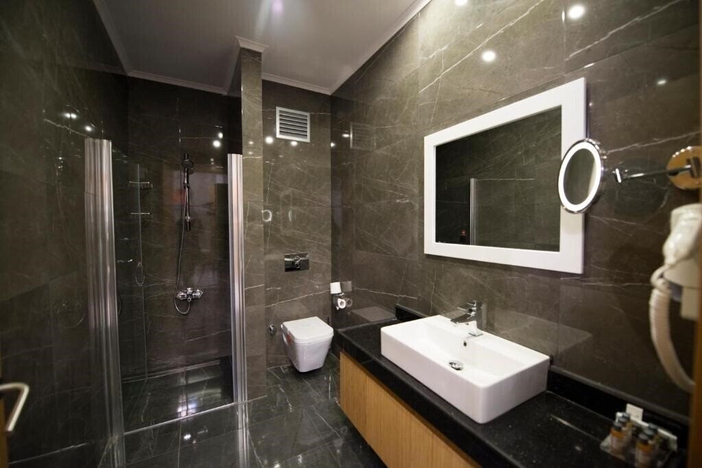 Фотографія Buyukyildiz Hotel 4*