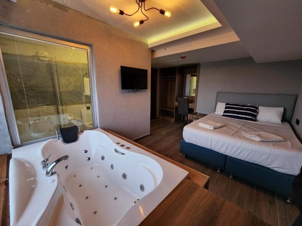 Отель Martin City Hotel 3*