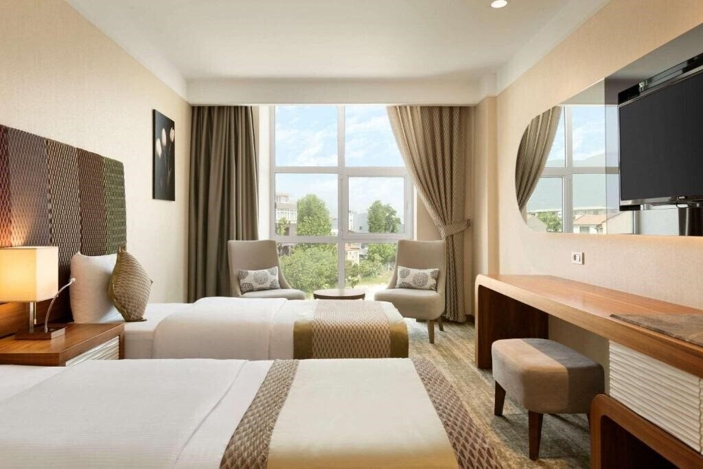 Фото Ramada Hotel Gemlik 4*