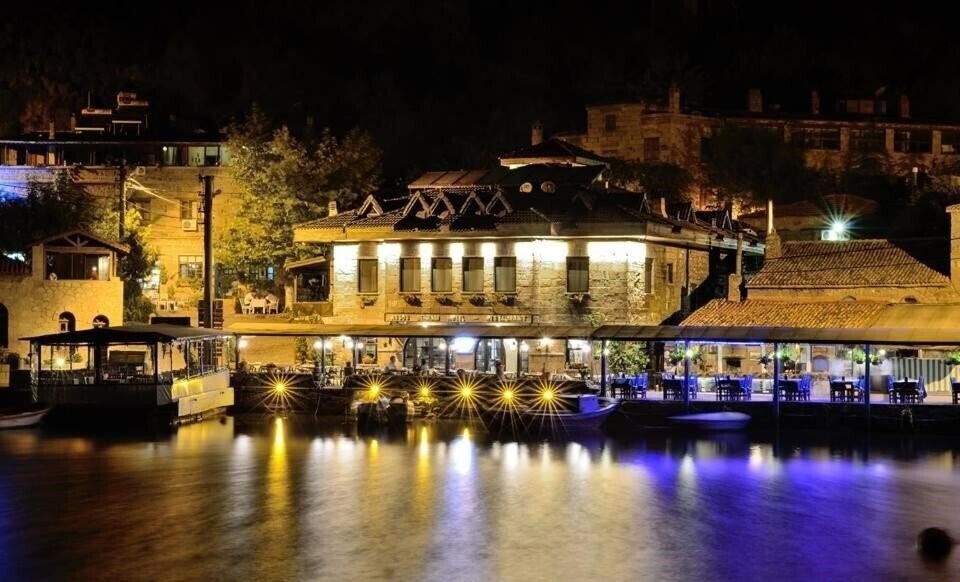 Отель Assos Behram Hotel 1*