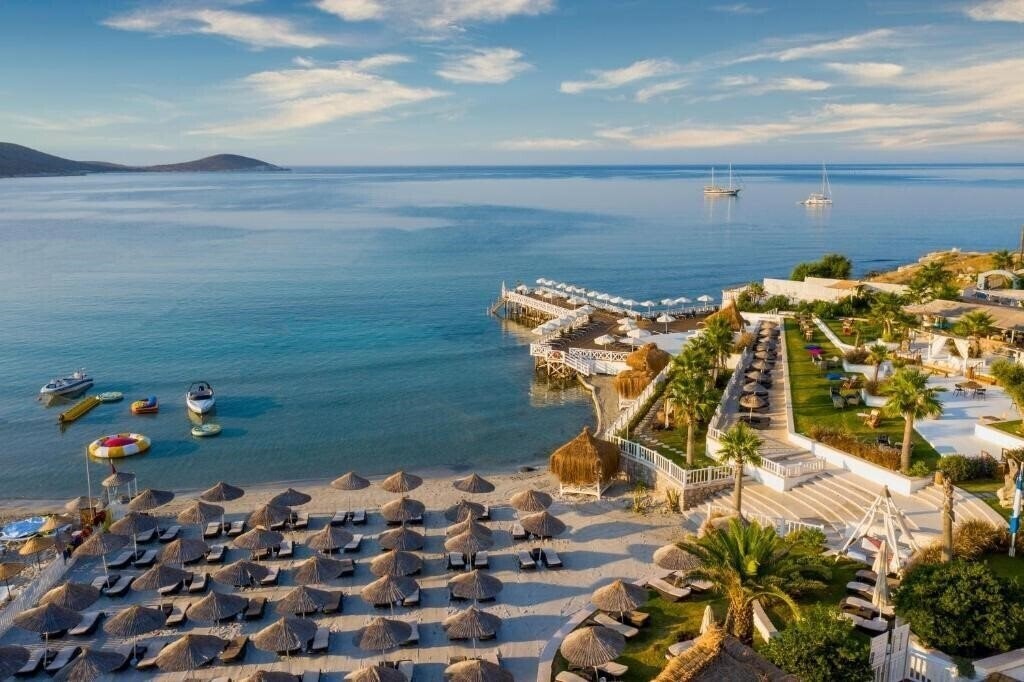 Отель Alkoclar Alacati Hotel Cesme 4*