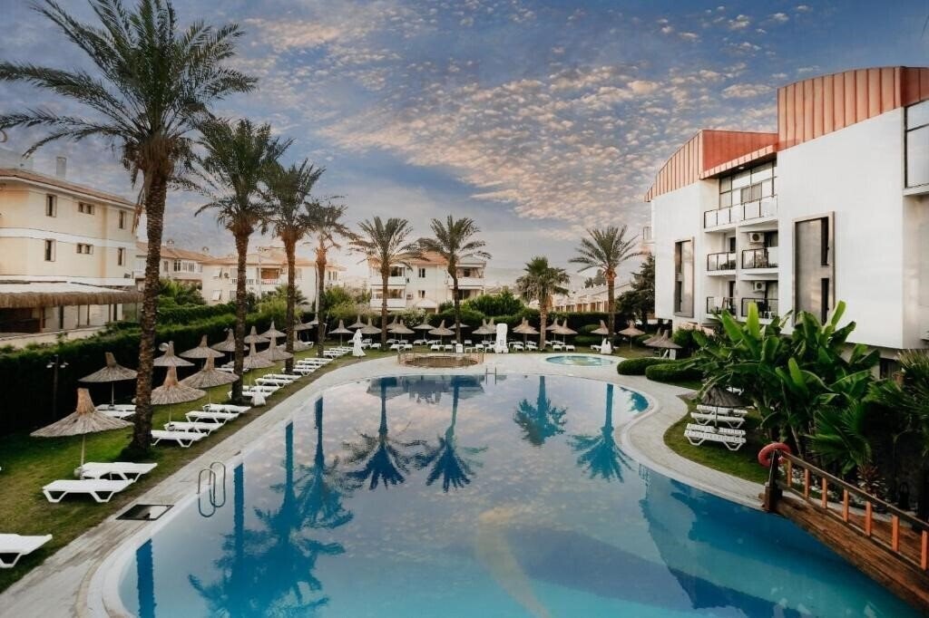 Фотографія Piril Thermal 4*