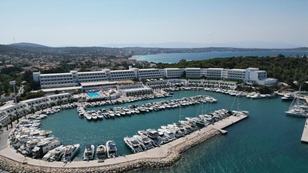 Готель Cesme Altin Yunus Resort & Thermal Hotel 5*
