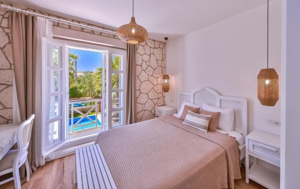 Фото Alacati Balbadem Hotel 3*