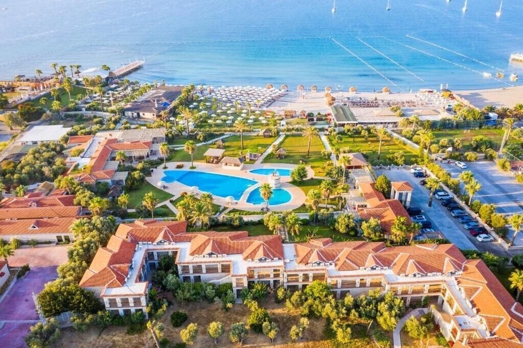 Готель Alacati Beach Resort (ex. Alacati Beach Resort & SPA, Kairaba Alacati Beach Resort) 5*