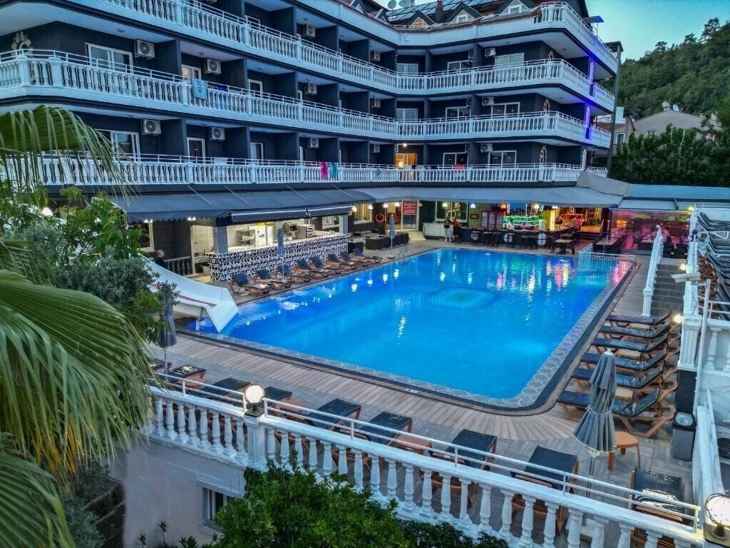 Фото Mustis Royal Plaza 3*