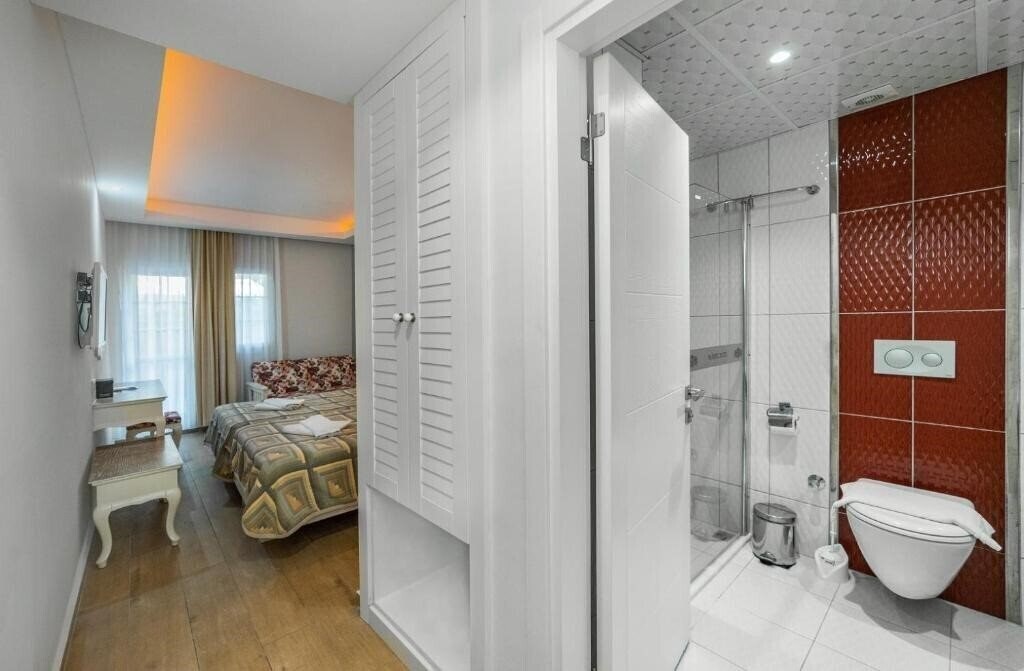 Фотографія Majestic Hotel 3*