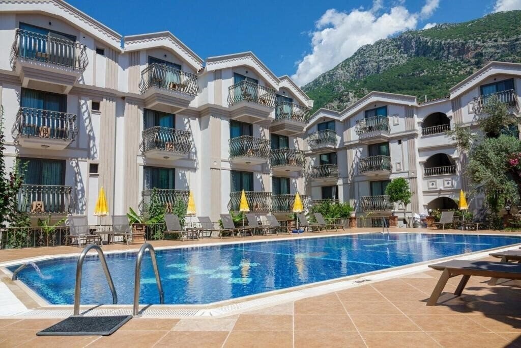 Готель Magic Tulip Beach 3*