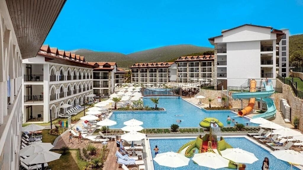 Фотографія Ramada Resort Akbuk 5*