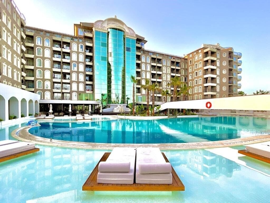 Отель Laur Hotel Experience & Laur Hotels Elegance 5*