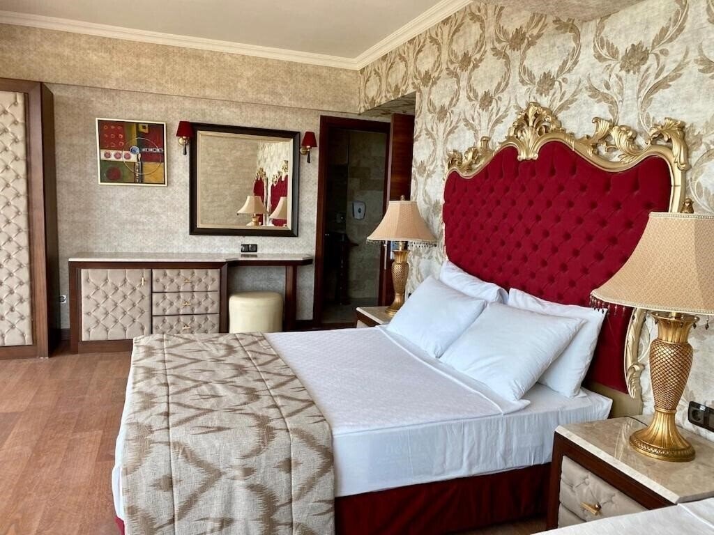 Изображение Laur Hotel Experience & Laur Hotels Elegance 5*